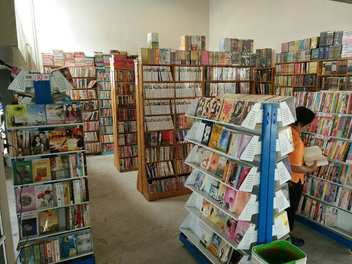 ร้านรักการ์ตูน สนามหลวง 2 รับซื้อหนังสือนิยาย การ์ตูนมือสอง ขายหนังสือหนังสือนิยายมือสองสภาพดี