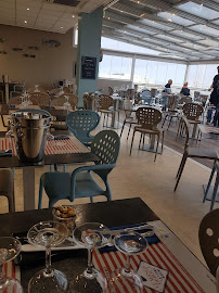 Atmosphère du Restaurant de fruits de mer La Ferme Marine - L'assiette du port à Marseillan - n°16