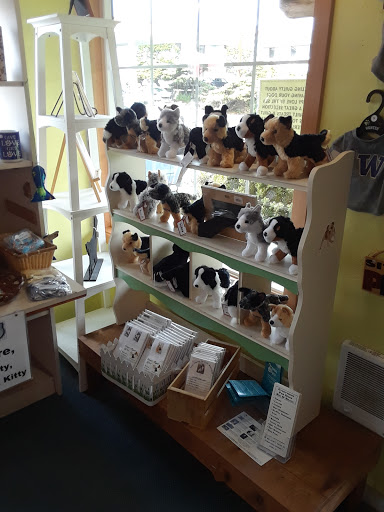 Pet Supply Store «Puppy Love By the Sea», reviews and photos, 271 N Hemlock St, Cannon Beach, OR 97110, USA