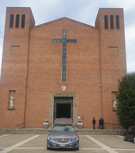 Chiesa Cattolica Parrocchiale della Maternità della Beata Vergine Maria in Altichiero di Padova -