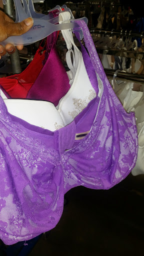 Discount Store «Discount Fashion Warehouse Gahanna», reviews and photos, 870 Science Blvd, Gahanna, OH 43230, USA