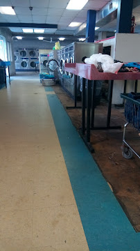 Plaza Coin Laundry - Photo 4 - Car repair in Plant City, FL, Lakeland