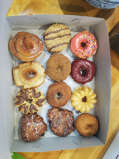 Donut Shop «Daily Dozen», reviews and photos, 32701 Woodward Ave, Royal Oak, MI 48073, USA