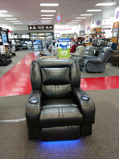 Appliance Store «P.C. Richard & Son», reviews and photos, 307 Sunrise Hwy, Rockville Centre, NY 11570, USA