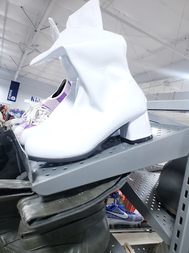 Thrift Store «Goodwill Mechanicsville Retail Store», reviews and photos, 7147 Brandy Run Dr, Mechanicsville, VA 23111, USA