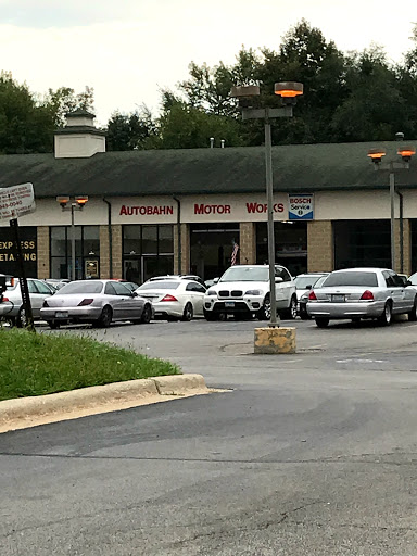 25752 IL-83, Mundelein, IL 60060, USA