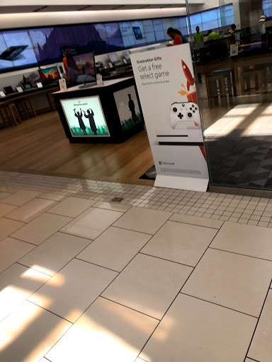 Computer Store «Microsoft Store - Aventura Mall», reviews and photos, 19575 Biscayne Blvd #1565, Aventura, FL 33180, USA