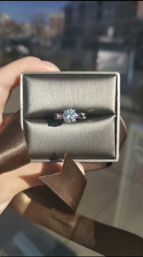 Jeweler «White & Ivory Fine Jewelry», reviews and photos, 1610 Village Market Blvd SE #110, Leesburg, VA 20175, USA