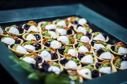 Spoilt for Choice 10 Bridges Ct Rd, London SW11 3SS, United Kingdom