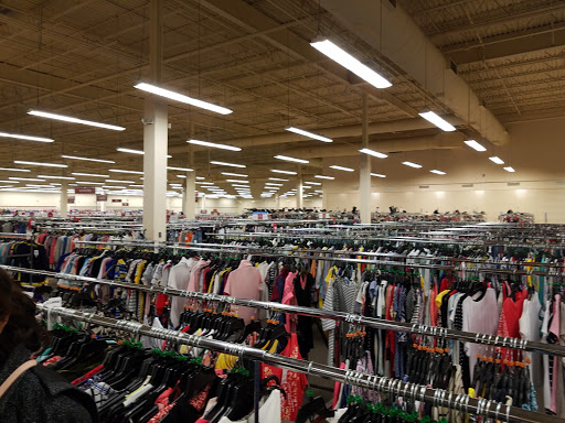 Clothing Store «Burlington Coat Factory», reviews and photos, 250 S Randall Rd, Elgin, IL 60123, USA