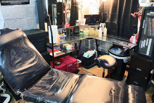 Tattoo Shop «Ink Addiction Tattoo Studio», reviews and photos, 414 E Park Ave, Valdosta, GA 31602, USA