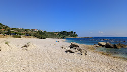 Foto von Limniona Beach mit sehr sauber Sauberkeitsgrad