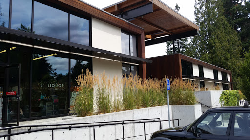Liquor Store «Lake Grove Liquor», reviews and photos, 16364 Boones Ferry Rd, Lake Oswego, OR 97035, USA