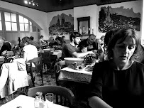 Atmosphère du Restaurant Chez Nicole Café PMU à Wissant - n°10