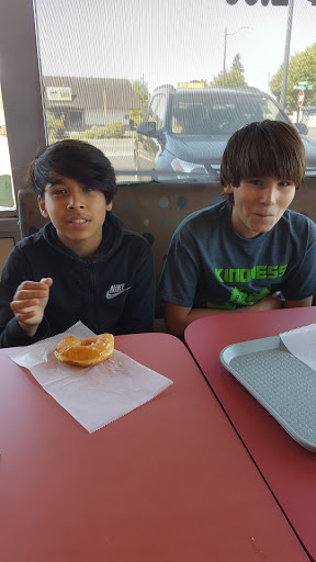 Coffee Shop «Daynight Donuts», reviews and photos, 2234 Fairgrounds Rd NE, Salem, OR 97301, USA