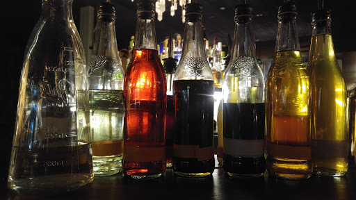 Wine Bar «Venice Beach Wines», reviews and photos, 529 Rose Ave, Venice, CA 90291, USA