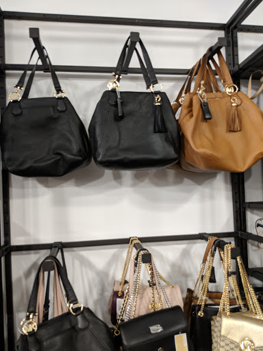 Department Store «Saks OFF 5TH», reviews and photos, 1675 Rockville Pike, Rockville, MD 20852, USA