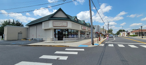 Liquor Store «Farmingdale Liquor Store», reviews and photos, 85 Main St, Farmingdale, NJ 07727, USA