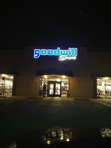 Goodwill Store - Lake Worth image 7