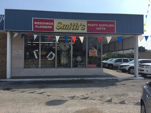 Smith's Balloon Works & Homecoming Headquarters