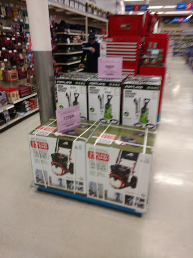 Hardware Store «Harbor Freight Tools», reviews and photos, 1508 N Cunningham Ave, Urbana, IL 61802, USA