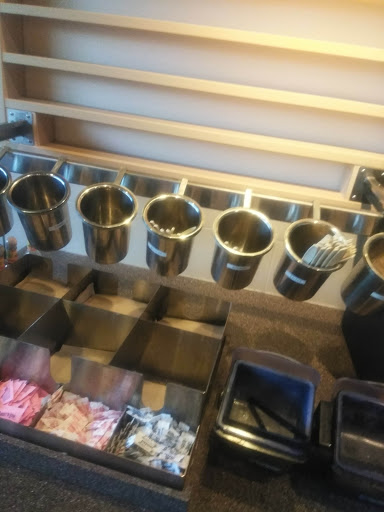 Mexican Restaurant «QDOBA Mexican Eats», reviews and photos, 42967 Woodward Ave, Bloomfield Twp, MI 48304, USA