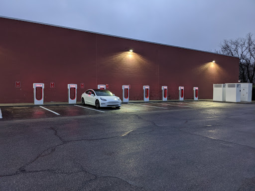 Grocery Store «Fresh Thyme Farmers Market- Bloomington IN», reviews and photos, 3600 W 3rd St, Bloomington, IN 47404, USA