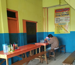 Bakso & Mie Ayam Urip Group photo