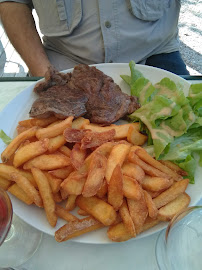 Plats et boissons du Restaurant Guinguette Merpuis Lac de Chambod à Serrières-sur-Ain - n°14