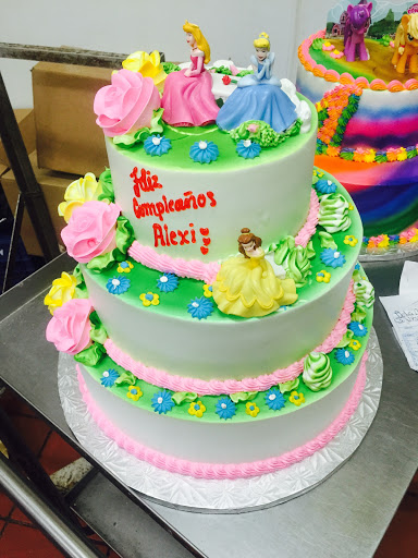 Mexican Grocery Store «La Tapatia Market», reviews and photos, 18330 SE Stark St, Portland, OR 97233, USA