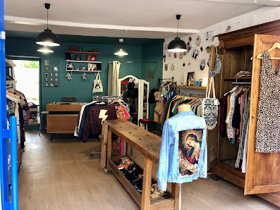Seconde Manche, dépôt-vente et boutique de créateurs à Nantes 38 Rue des Hauts Pavés, 44000 Nantes, France