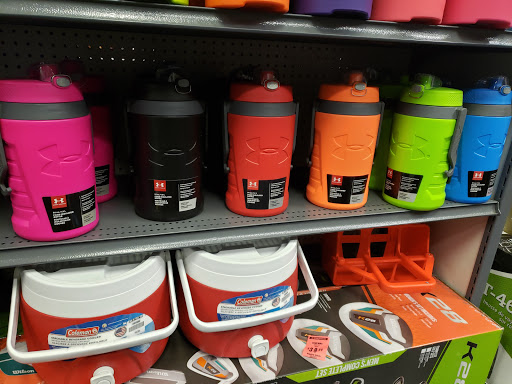 Sporting Goods Store «Big 5 Sporting Goods», reviews and photos, 900 W El Monte Way, Dinuba, CA 93618, USA