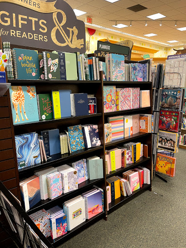 Book Store «Barnes & Noble», reviews and photos, 270 Buckland Hills Dr #1024, Manchester, CT 06040, USA