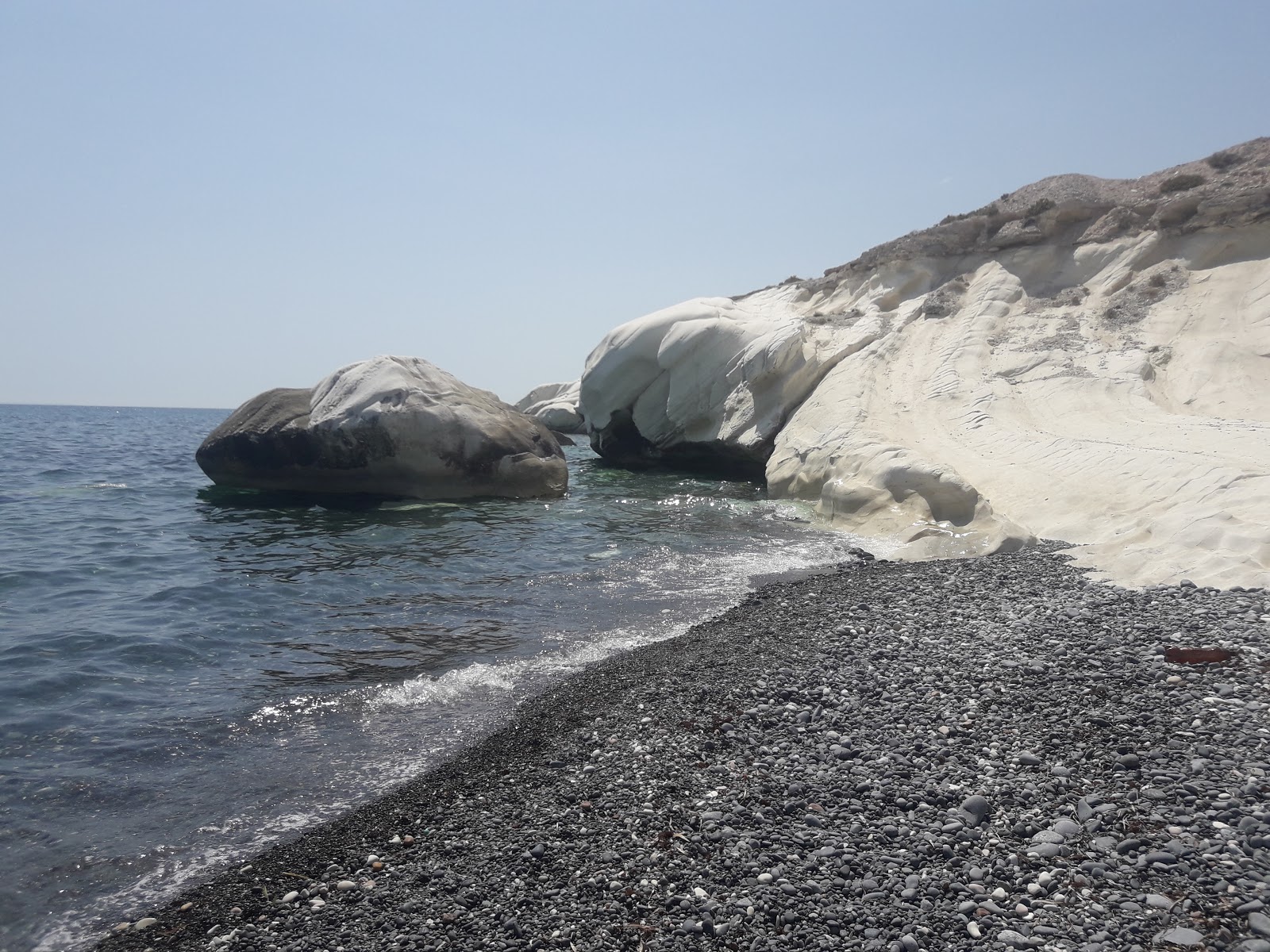 Photo de Limassol Dog's beach avec petite baie