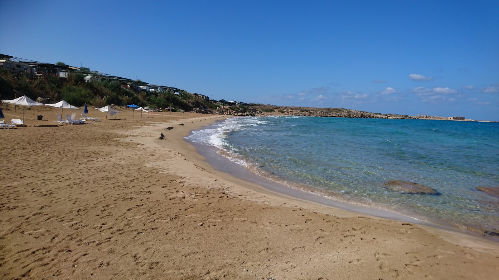 Foto di Erenkoy beach con una superficie del sabbia beige