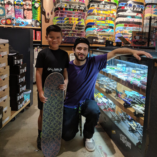 Clothing Store «Zumiez», reviews and photos, 11160 Veirs Mill Rd #139, Wheaton, MD 20902, USA