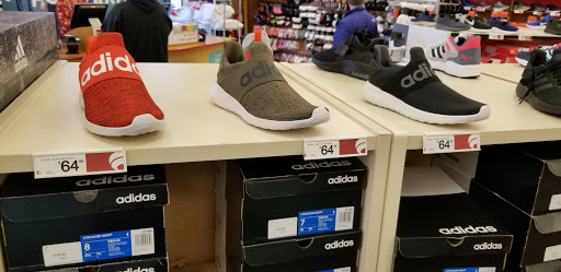 Shoe Store «Famous Footwear», reviews and photos, 2761 Paper Mill Rd, Reading, PA 19610, USA