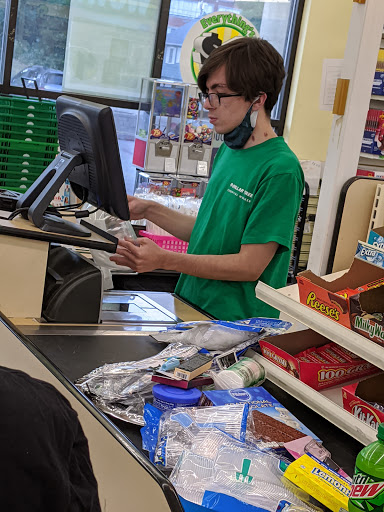 Dollar Store «Dollar Tree», reviews and photos, 2821 E Euclid Ave, Des Moines, IA 50317, USA