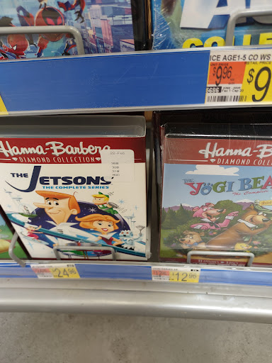 Department Store «Walmart Supercenter», reviews and photos, 638 Quequechan St, Fall River, MA 02721, USA