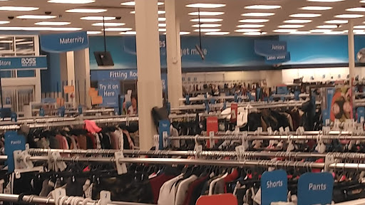 Clothing Store «Ross Dress for Less», reviews and photos, 1020 Veterans Pkwy, Clarksville, IN 47129, USA
