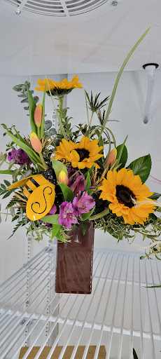 Florist «Corner Florist», reviews and photos, 2619 Hammonds Ferry Rd, Halethorpe, MD 21227, USA