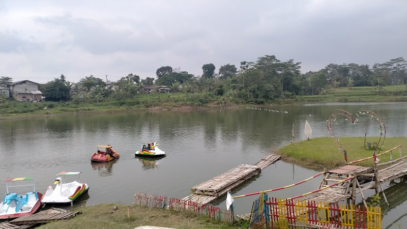 Taman Wisata Air Cicangkanghilir Bandung Barat