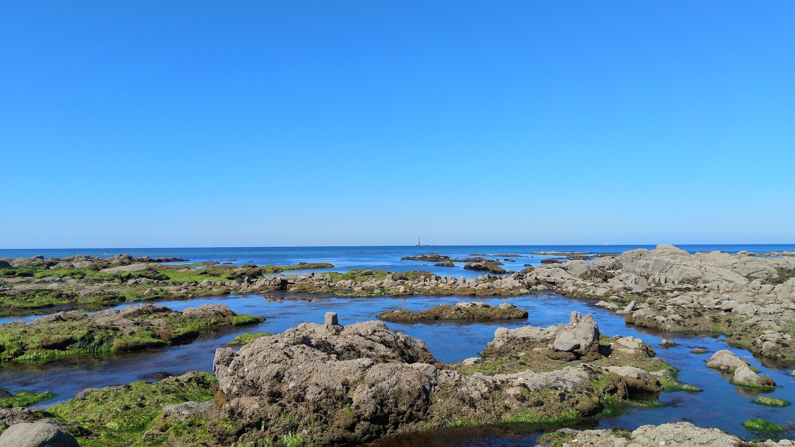 Photo de Les Sables-d'Olonne beach II avec l'eau turquoise de surface