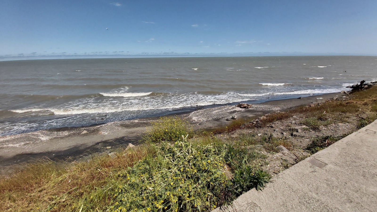 Foto de Astara Beach Park área de servicios