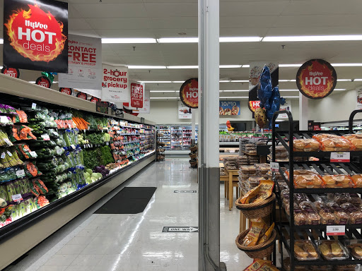 Supermarket «Hy-Vee», reviews and photos, 410 S Riverfront Dr, Mankato, MN 56001, USA