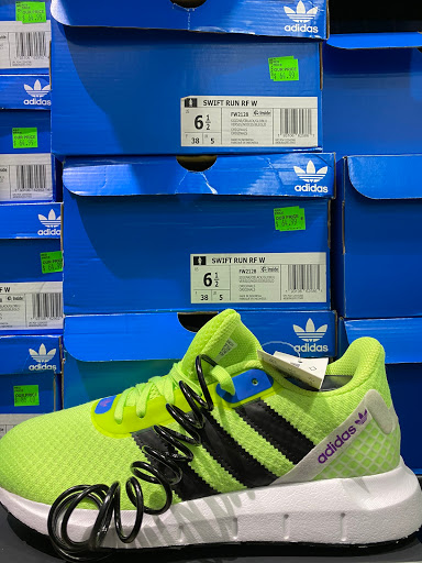 Sporting Goods Store «adidas Outlet Store Woodburn», reviews and photos, 1001 N Arney Rd Ste 400, Woodburn, OR 97071, USA