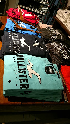 Clothing Store «Hollister Co.», reviews and photos, 160 N Gulph Rd #2045, King of Prussia, PA 19406, USA