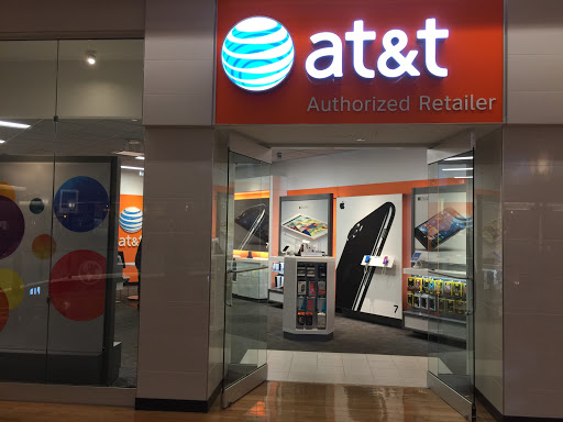 Cell Phone Store «AT&T Authorized Retailer», reviews and photos, 2004 Northbrook Ct, Northbrook, IL 60062, USA