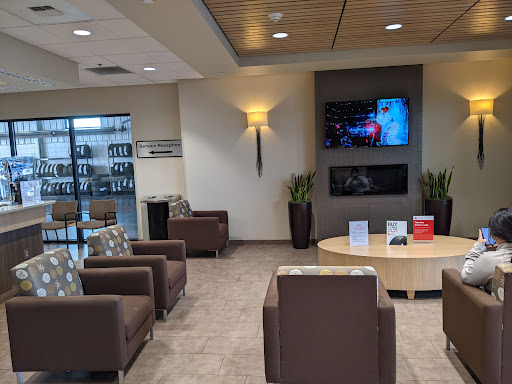 Toyota Dealer «Toyota of Puyallup», reviews and photos, 1400 River Rd, Puyallup, WA 98371, USA