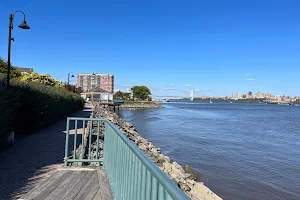 Hudson River Waterfront Walkway image